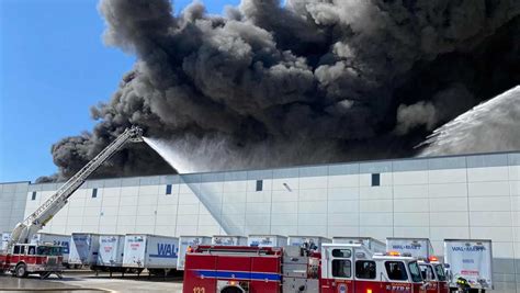 CFD battle massive warehouse fire in Back of the Yards